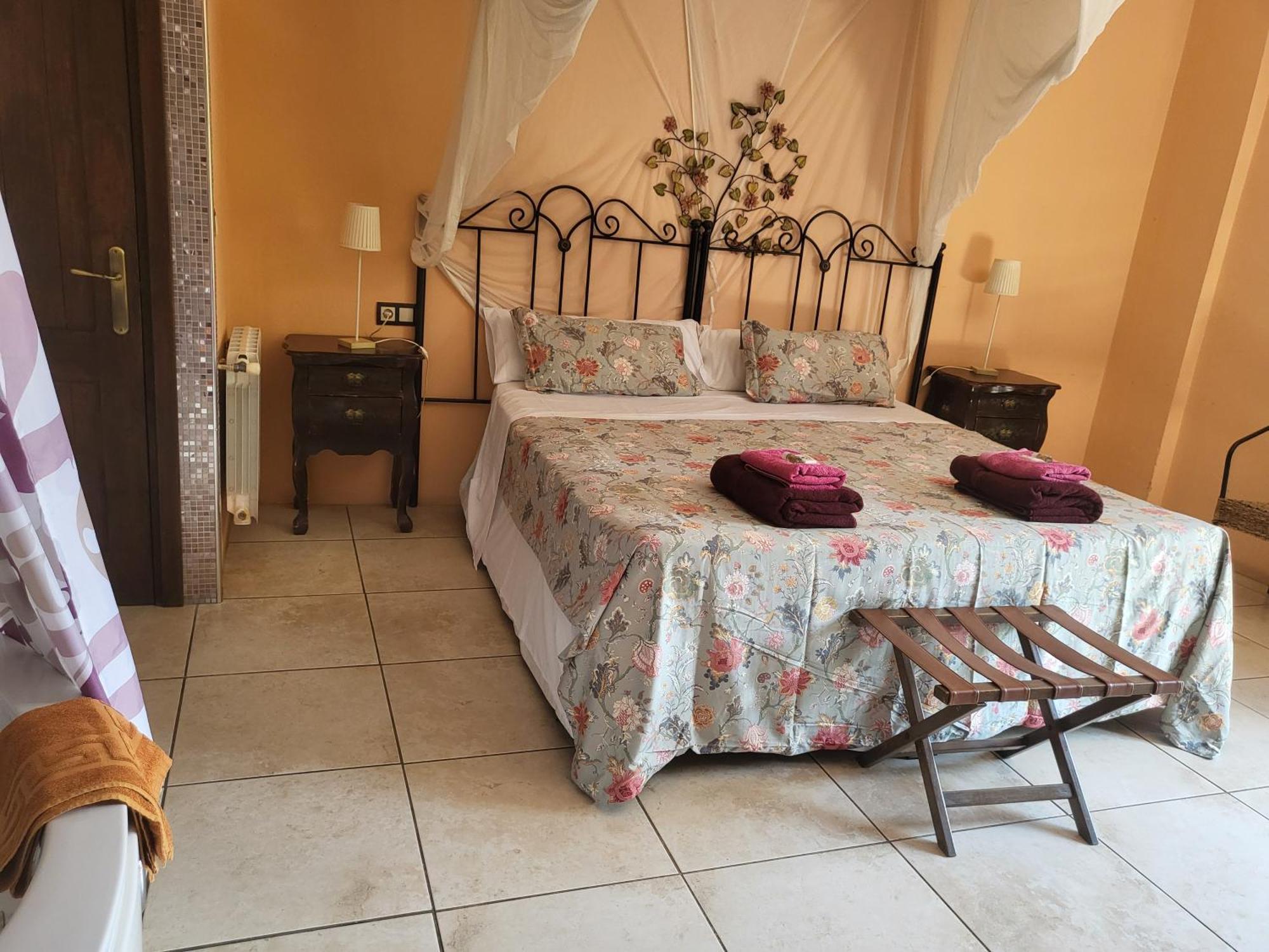 Hotel Pasteral Riu Ter La Cellera de Ter Exteriör bild