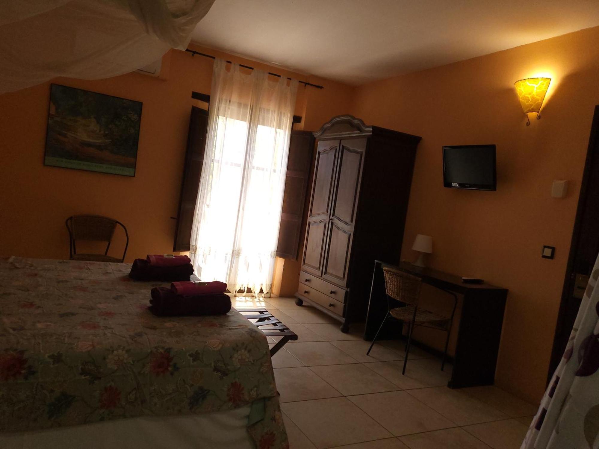 Hotel Pasteral Riu Ter La Cellera de Ter Exteriör bild